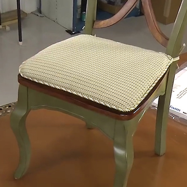 https://www.sailrite.com/Product%20Images/How-to-Make-Your-Own-Chair-Pad-Cushions-Video_1.jpg?resizeid=3&resizeh=600&resizew=600