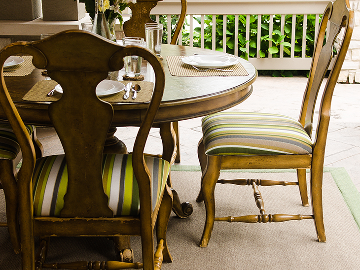 Upholster An Outdoor Dining Room Seat, Reupholstering Dining Room Chairs With Webbing